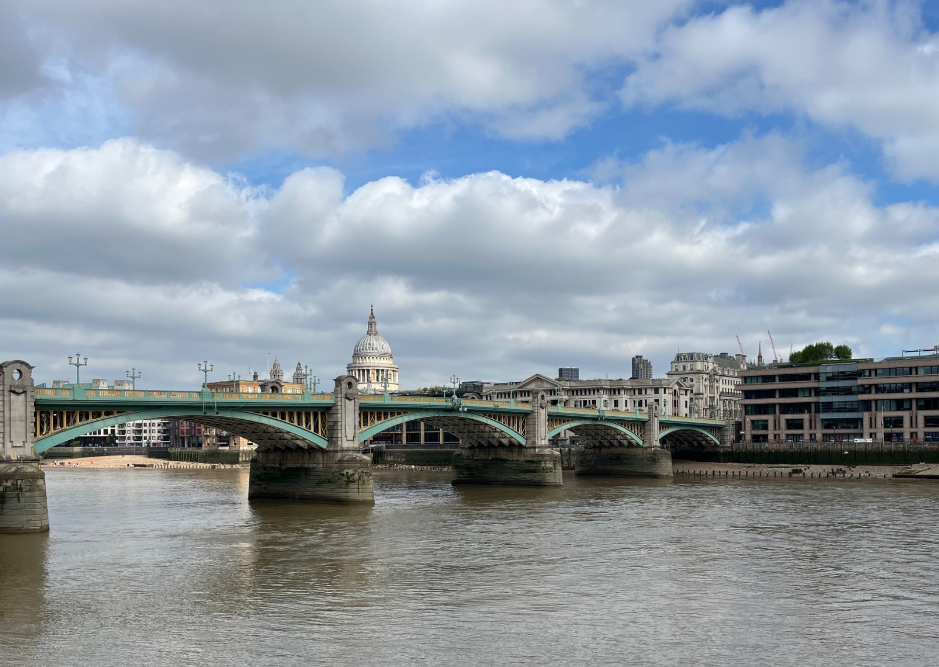 Themsen, Southwark Bridge, lavvande
